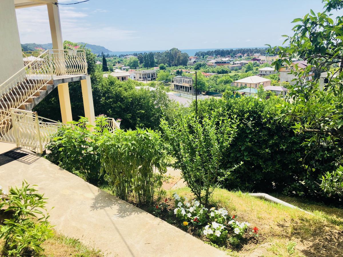 Guest House Panorama Pizunda Exterior photo